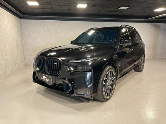Carro 4.4 V8 GASOLINA M60i STEPTRONIC