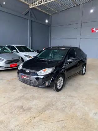 Carro 1.6 MPI CLASS SEDAN 8V FLEX 4P MANUAL