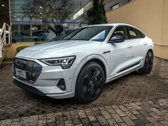 Carro ELÉTRICO SPORTBACK PERFORMANCE QUATTRO