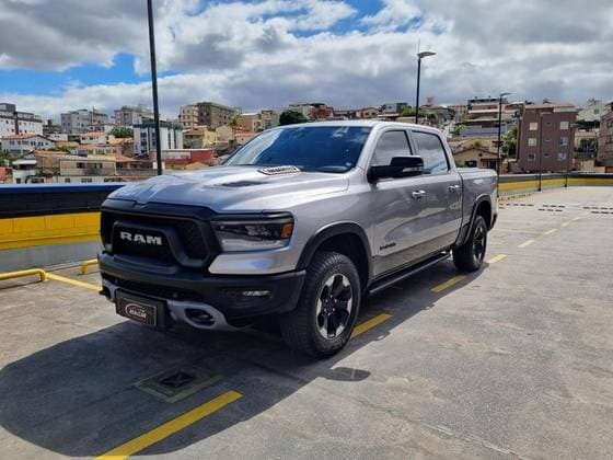 Carro 5.7 V8 GASOLINA REBEL CD 4X4 AUTOMÁTICO