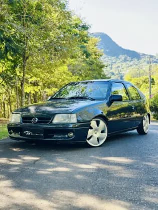 Carro 1.8 EFI GLS 8V GASOLINA 2P AUTOMATICO