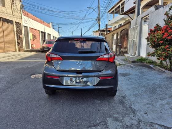 Carro 1.0 COMFORT PLUS 12V FLEX 4P MANUAL