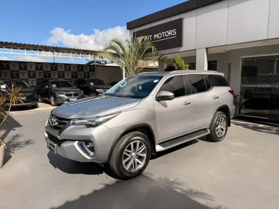 Carro 2.8 SRX 4X4 7 LUGARES 16V TURBO INTERCOOLER DIESEL 4P AUTOMÁTICO