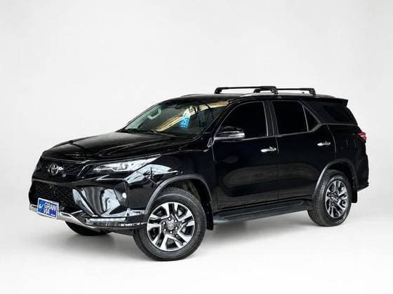 Carro 2.8 D-4D TURBO DIESEL SRX PLATINUM 7L 4X4 AUTOMÁTICO