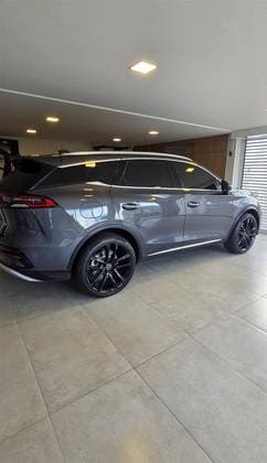 Carro ELÉTRICO AWD