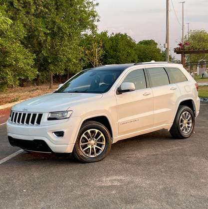 Carro 3.6 LAREDO 4X4 V6 24V GASOLINA 4P AUTOMÁTICO