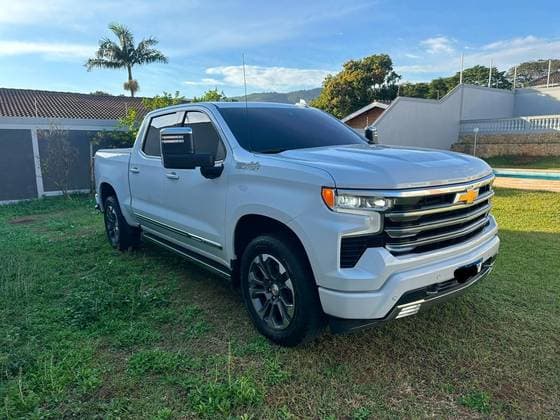 Carro 5.3 V8 GASOLINA 1500 HIGH COUNTRY 4X4 AUTOMÁTICO
