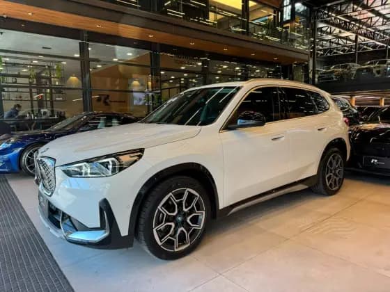 Carro ELÉTRICO eDRIVE20 X LINE