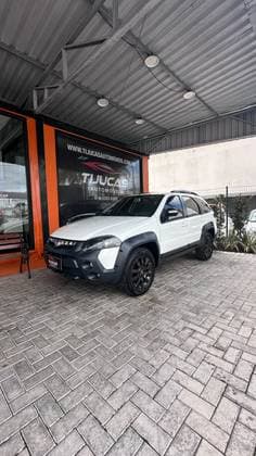 Carro 1.8 MPI ADVENTURE WEEKEND 16V FLEX 4P MANUAL