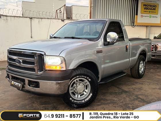 Carro 3.9 XLT 4X2 CS DIESEL 2P MANUAL