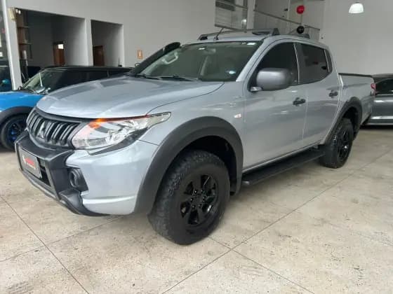 Carro 2.4 16V TURBO DIESEL OUTDOOR GLX CD 4X4 MANUAL