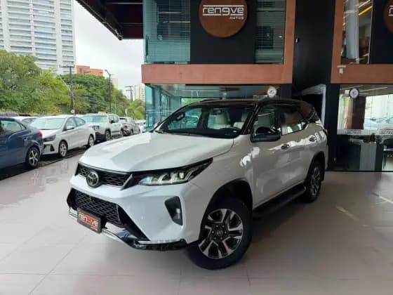 Carro 2.8 D-4D TURBO DIESEL DIAMOND 7L 4X4 AUTOMÁTICO