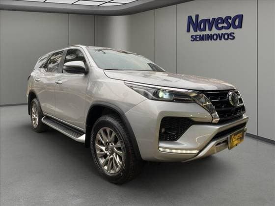 Carro 2.8 D-4D TURBO DIESEL SRX 7L 4X4 AUTOMÁTICO