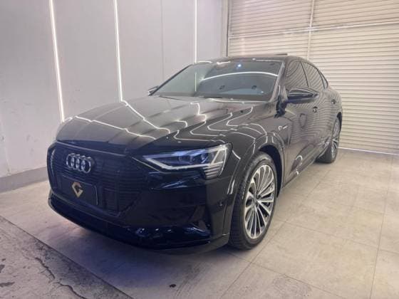 Carro ELÉTRICO PERFORMANCE BLACK QUATTRO