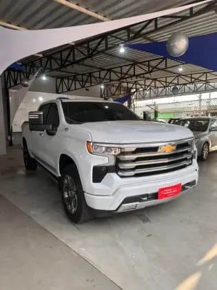 Carro 5.3 V8 GASOLINA 1500 HIGH COUNTRY 4X4 AUTOMÁTICO