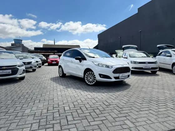 Carro 1.6 TITANIUM HATCH 16V FLEX 4P POWERSHIFT