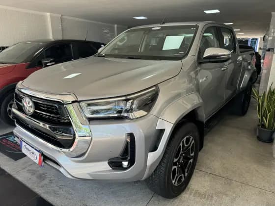 Carro 2.8 D-4D TURBO DIESEL CD SRX PLUS 4X4 AUTOMÁTICO