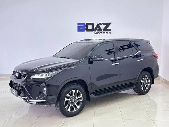 Carro 2.8 D-4D TURBO DIESEL DIAMOND 7L 4X4 AUTOMÁTICO