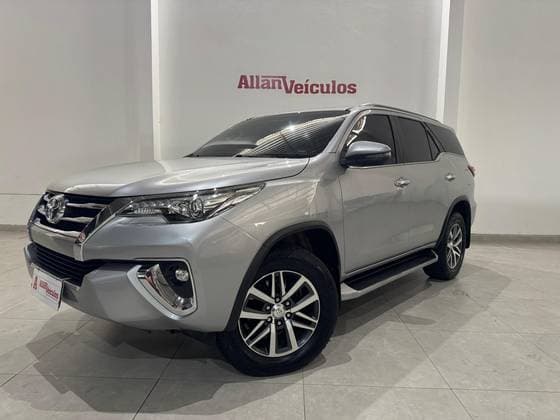 Carro 2.8 SRX 4X4 7 LUGARES 16V TURBO INTERCOOLER DIESEL 4P AUTOMÁTICO