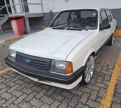 Carro 1.6 SL 8V ÁLCOOL 2P MANUAL