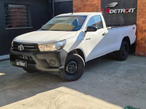 Carro 2.8 D-4D TURBO DIESEL CS 4X4 MANUAL
