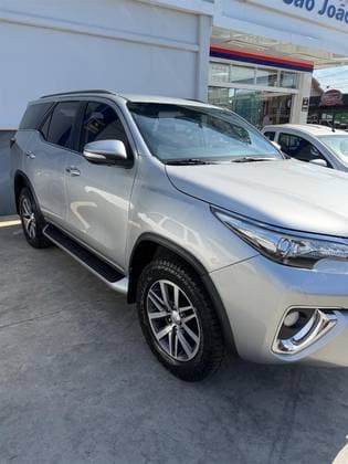 Carro 2.8 SRX 4X4 7 LUGARES 16V TURBO INTERCOOLER DIESEL 4P AUTOMÁTICO