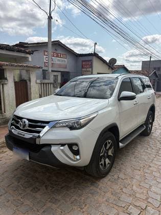 Carro 2.8 SRX DIAMOND 4X4 7 LUGARES 16V TURBO INTERCOOLER DIESEL 4P AUTOMÁTICO