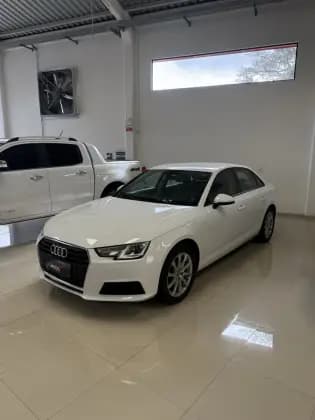 Carro 2.0 TFSI AMBIENTE GASOLINA 4P S TRONIC