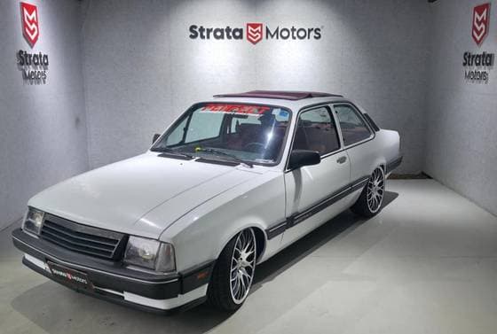 Carro 1.6 SE 8V ÁLCOOL 2P MANUAL