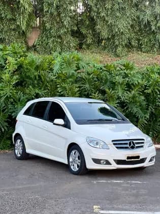 Carro 1.7 8V GASOLINA 4P AUTOMÁTICO