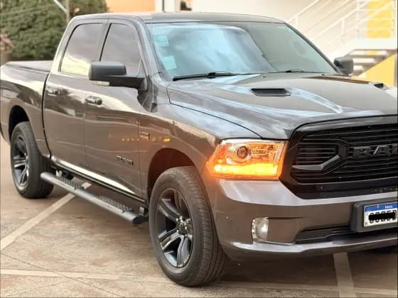 Carro 5.7 V8 GASOLINA LARAMIE NIGHT EDITION CD 4X4 AUTOMÁTICO