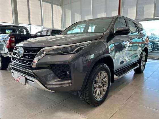 Carro 2.8 D-4D TURBO DIESEL SRX 7L 4X4 AUTOMÁTICO