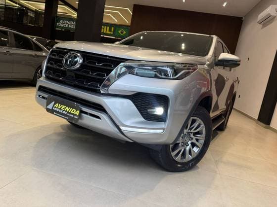Carro 2.8 D-4D TURBO DIESEL SRX 7L 4X4 AUTOMÁTICO