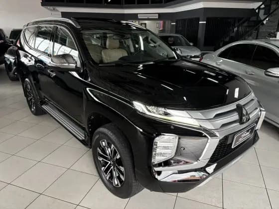 Carro 2.4 16V MIVEC TURBO DIESEL HPE AWD AUTOMÁTICO