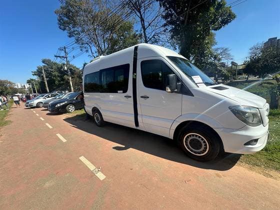 Carro 2.2 CDI DIESEL VAN 415 LONGO 16L MANUAL