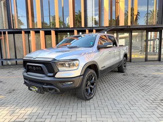 Carro 5.7 V8 GASOLINA REBEL CD 4X4 AUTOMÁTICO