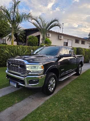 Carro 6.7 I6 TURBO DIESEL LARAMIE CD 4X4 AUTOMÁTICO