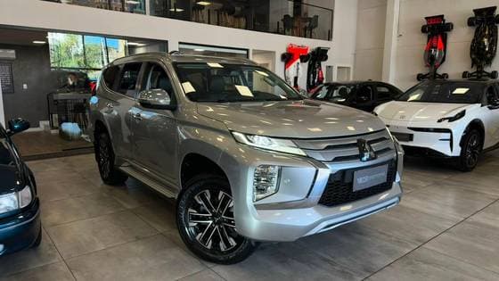 Carro 2.4 16V MIVEC TURBO DIESEL HPE AWD AUTOMÁTICO