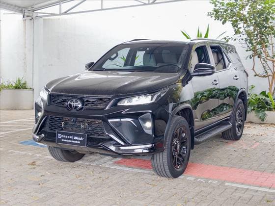 Carro 2.8 D-4D TURBO DIESEL DIAMOND 7L 4X4 AUTOMÁTICO
