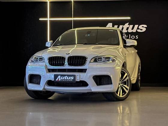 Carro 4.4 M 4X4 COUPÉ V8 32V BI-TURBO GASOLINA 4P AUTOMÁTICO