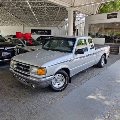 Carro 4.0 STX 4X2 CE V6 12V GASOLINA 2P MANUAL