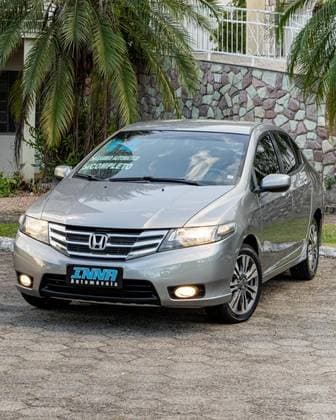 Carro 1.5 LX 16V FLEX 4P AUTOMÁTICO