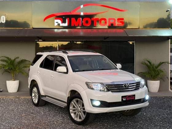 Carro 2.7 SR 4X2 CD 16V FLEX 4P AUTOMÁTICO