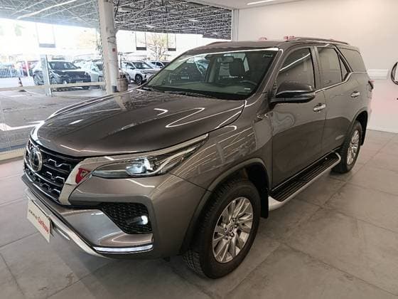 Carro 2.8 D-4D TURBO DIESEL SRX 4X4 AUTOMÁTICO