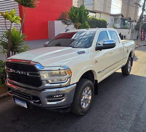 Carro 6.7 I6 TURBO DIESEL LARAMIE CD 4X4 AUTOMÁTICO