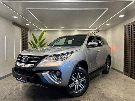 Carro 2.7 SRV 7 LUGARES 4X2 16V FLEX 4P AUTOMÁTICO