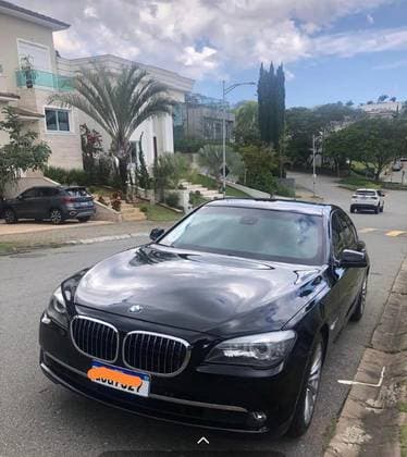 Carro 4.4 SEDAN V8 32V GASOLINA 4P AUTOMÁTICO