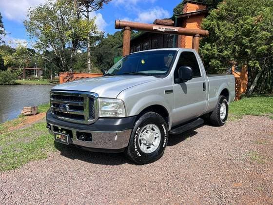 Carro 3.9 XLT 4X2 CS DIESEL 2P MANUAL