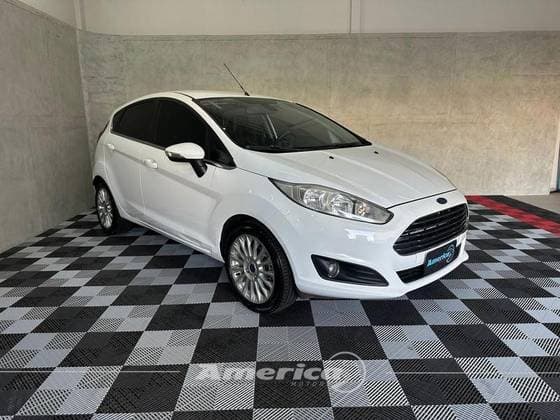 Carro 1.6 TITANIUM HATCH 16V FLEX 4P POWERSHIFT