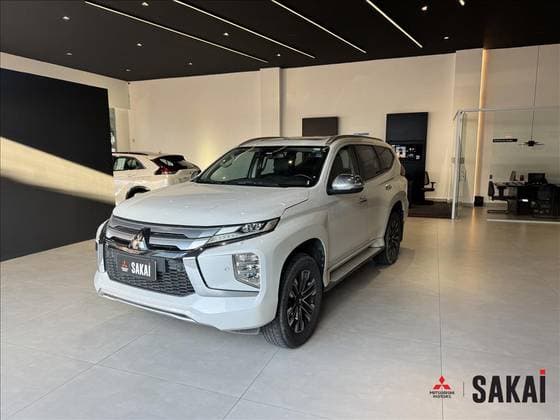 Carro 2.4 16V MIVEC TURBO DIESEL HPE AWD AUTOMÁTICO
